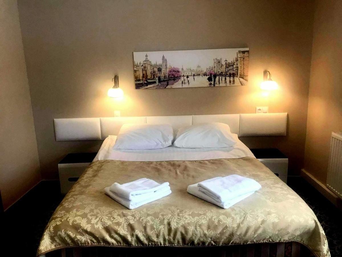 Hotel Venecia Palace Михаловице Экстерьер фото