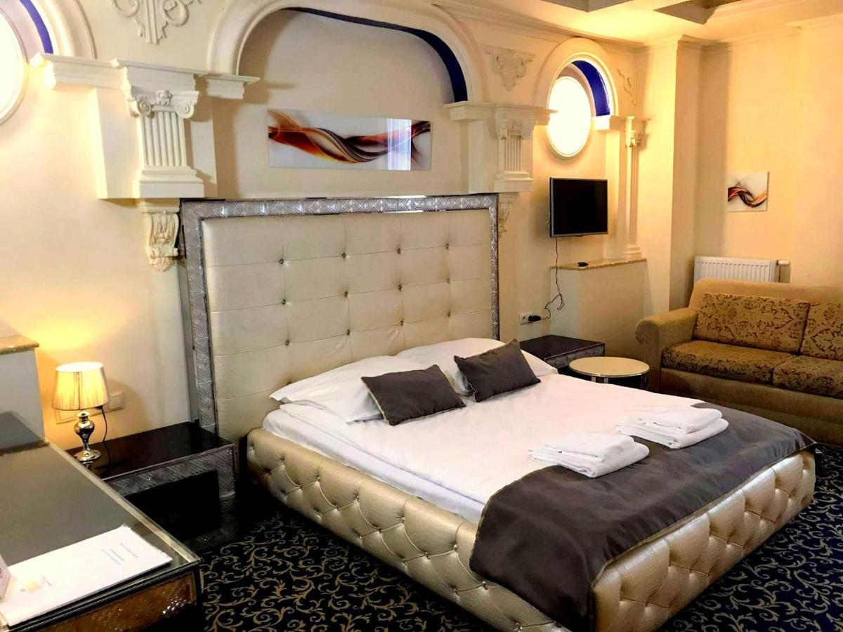 Hotel Venecia Palace Михаловице Экстерьер фото