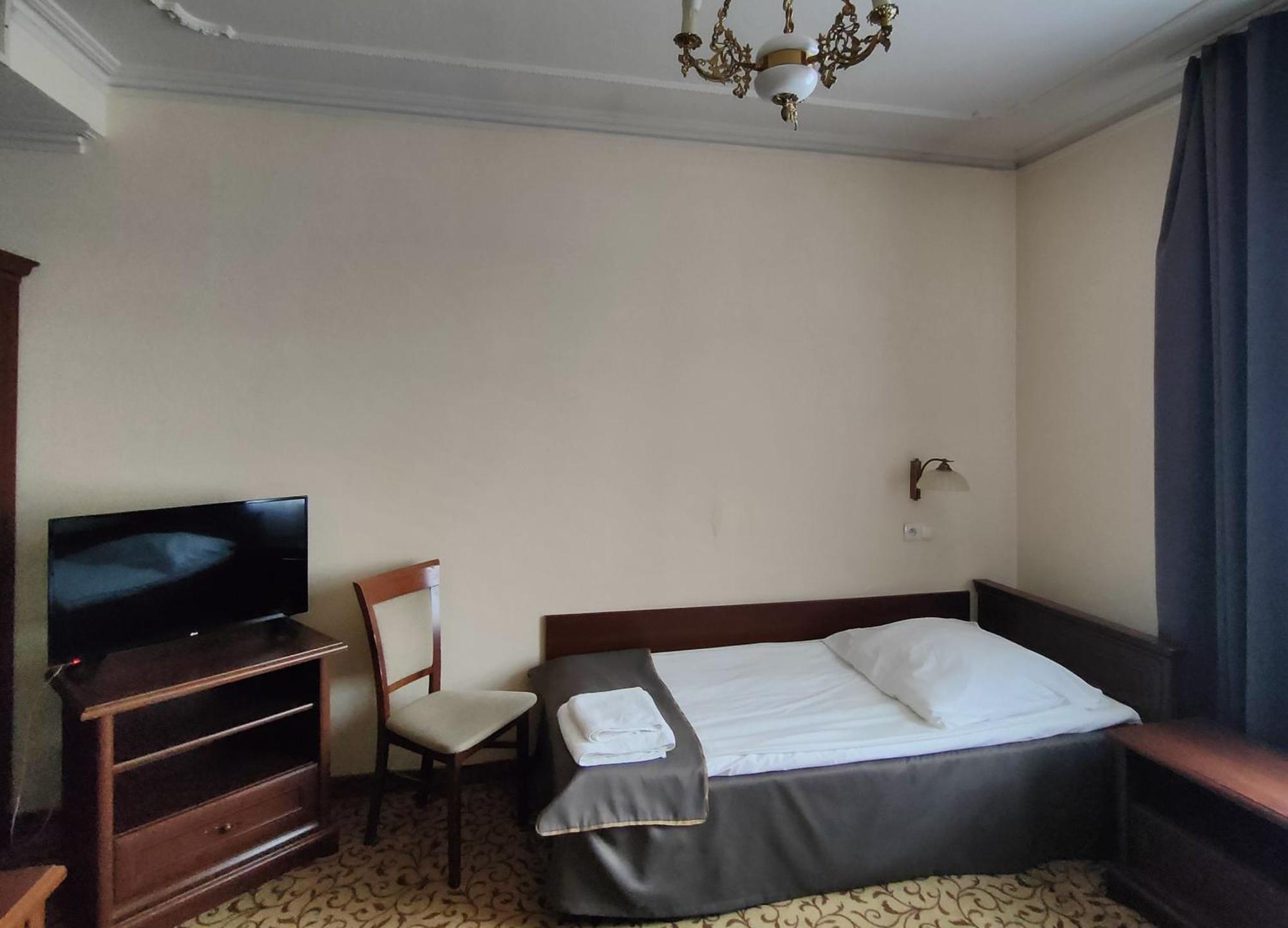 Hotel Venecia Palace Михаловице Экстерьер фото