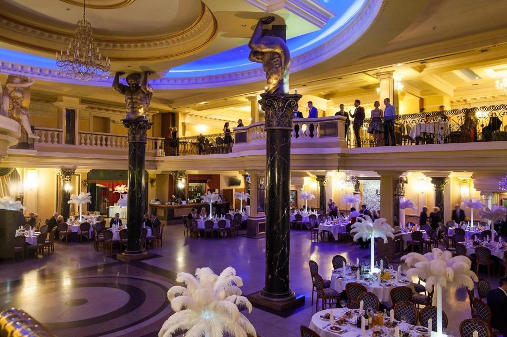 Hotel Venecia Palace Михаловице Экстерьер фото