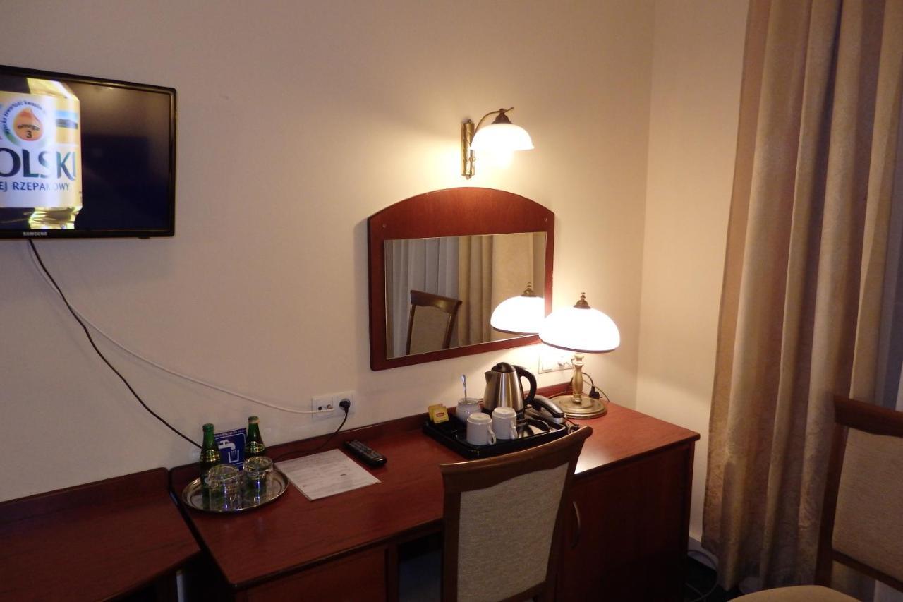 Hotel Venecia Palace Михаловице Экстерьер фото